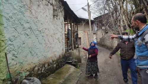 Foto - Bu köyde yaşayanlar evlerini bırakıp kaçmaya başladı
