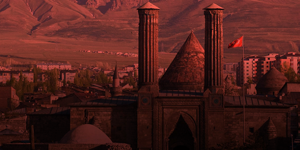 Bu köyde yaşayanlar evlerini bırakıp kaçmaya başladı
