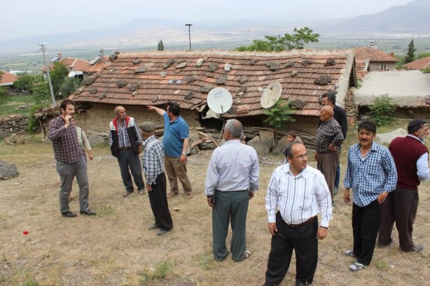 Foto - Bu köye taş yağıyor! Herkes çok tedirgin