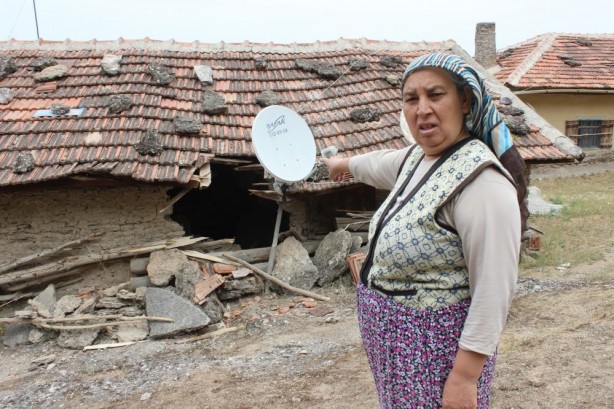 Foto - Bu köye taş yağıyor! Herkes çok tedirgin