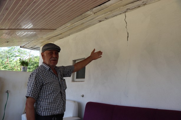 Foto - Bu köye taş yağıyor! Herkes çok tedirgin