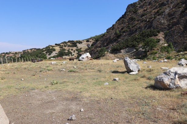 Foto - Bu köye taş yağıyor! Herkes çok tedirgin