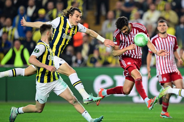 Foto - Bu kritik kararı neden vermedin İsmail Hocam! Şaka mı bu? İsmail Kartal'dan taraftarı kızdıran hata…