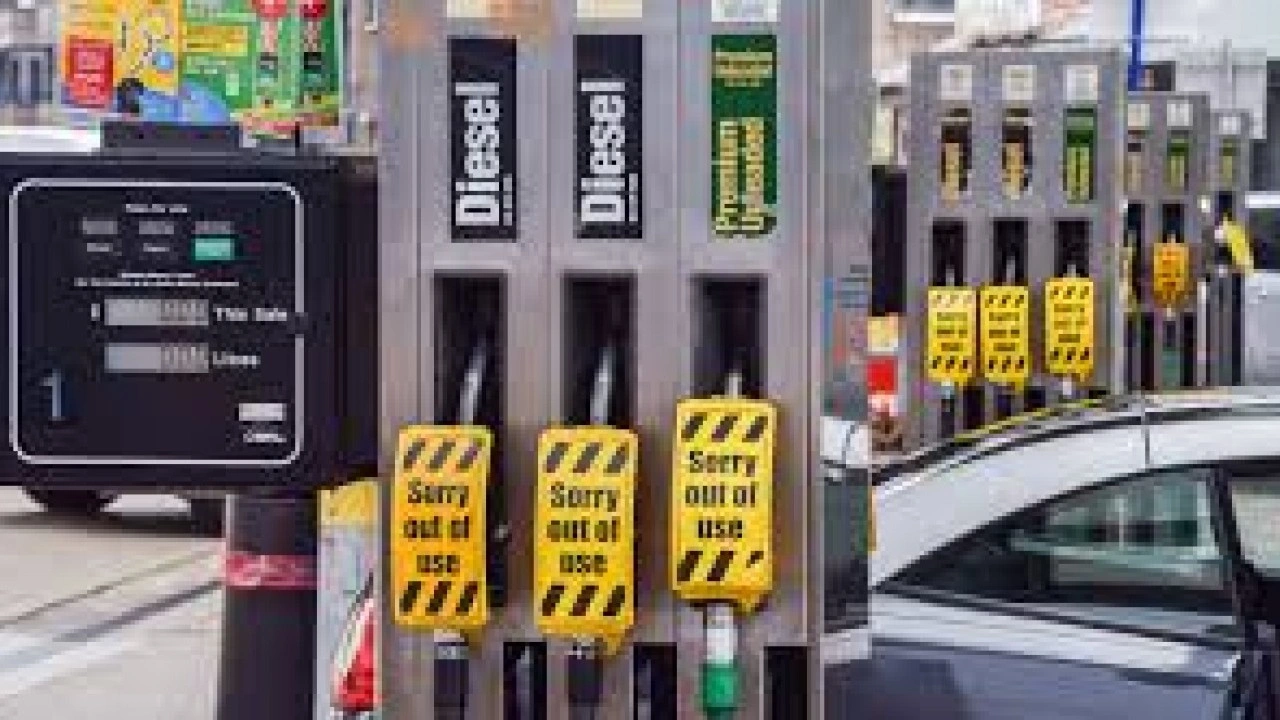 Foto - Bu kriz Türkiye'yi de vurur! Benzin aldığımız ülke petrol ithal etmeye başladı