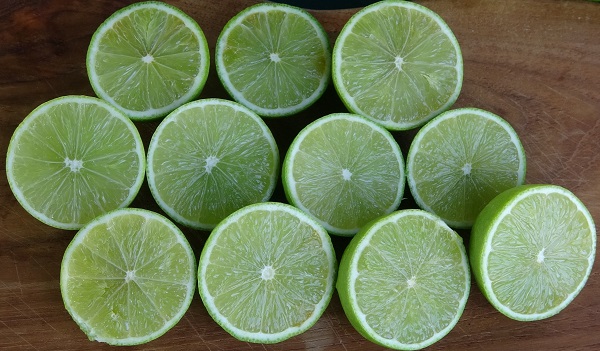 Foto - Bu limonun farkı ne? Diğerleri 3 TL bu limonun kilosu 40 TL