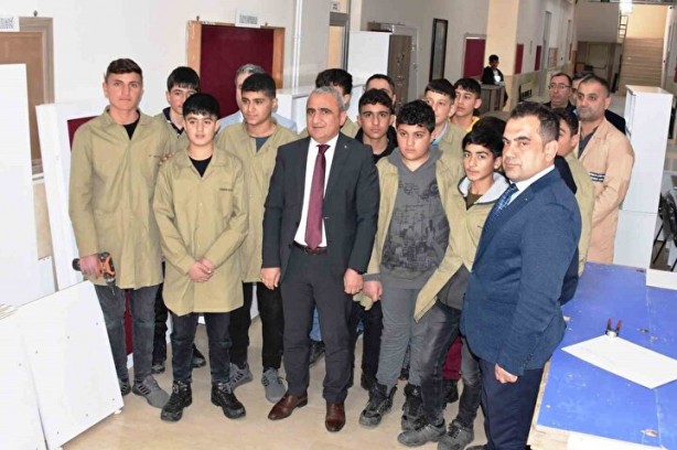 Foto - Bu lise para basıyor! Lise öğrencileri yapıyor, 15 milyon lira kazanılıyor