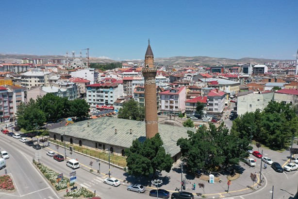 Foto - Bu liste çok konuşulur! Hangi ilde kaç cami var?