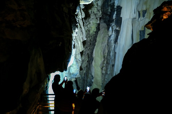 Foto - Bu mağaranın içinde nehir var! 