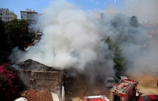 Foto - Bu mahallede her pazar aynı saatte yangın çıkıyor! Herkes teyakkuza geçti