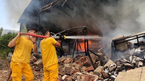 Foto - Bu mahallede her pazar aynı saatte yangın çıkıyor! Herkes teyakkuza geçti