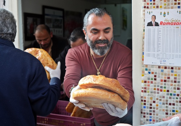 Foto - Bu mahallede yaşayana pide bedava