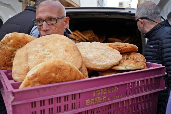 Foto - Bu mahallede yaşayana pide bedava