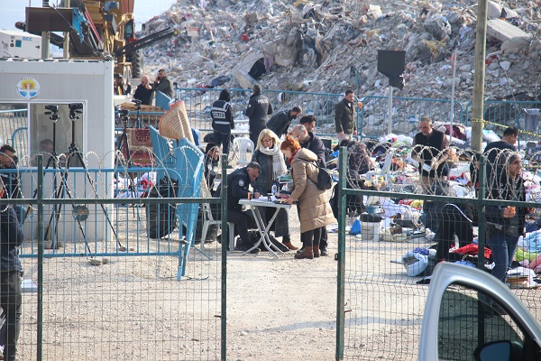 Foto - Bu manzaraya yürek dayanmaz | Hatıralar böyle aranıyor!