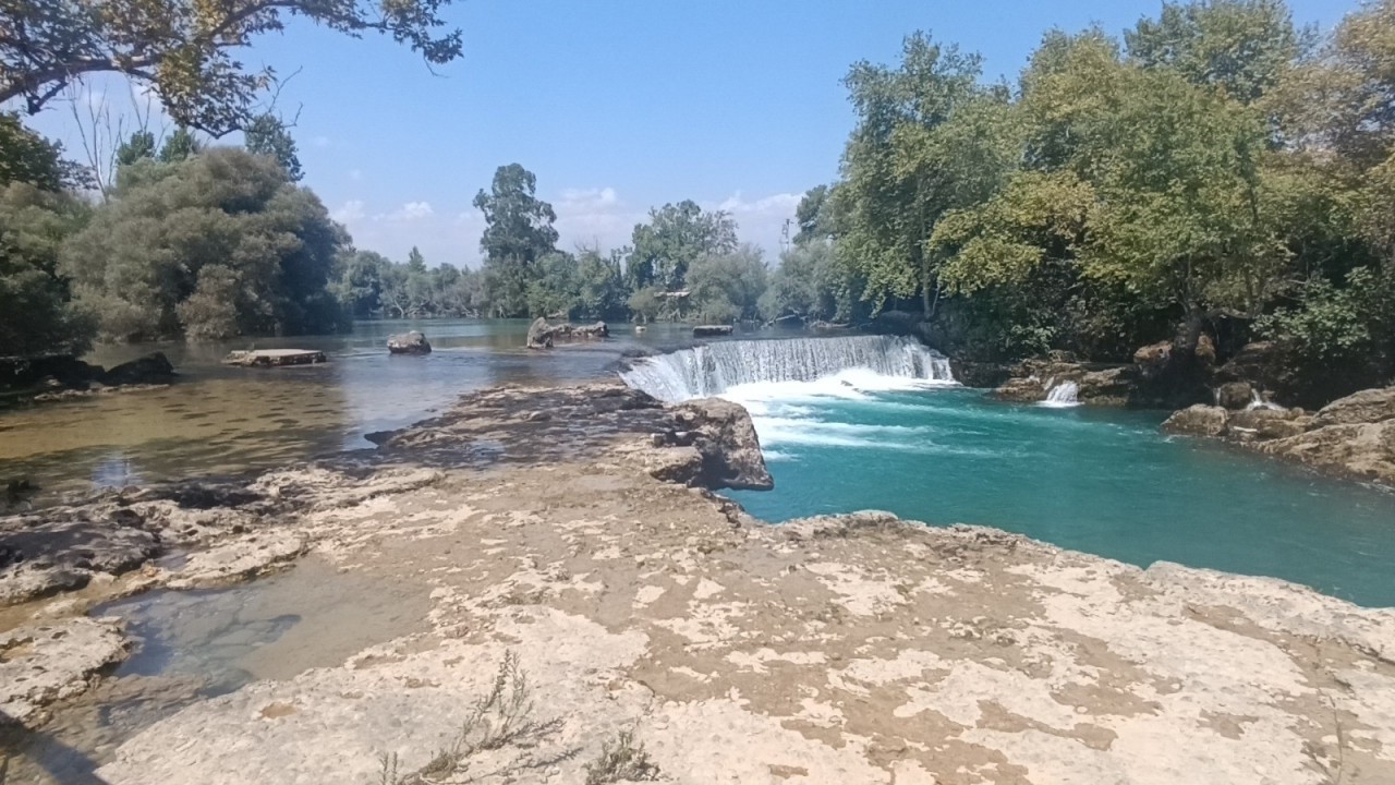 Foto - Bu manzarayı hiç beklemiyorlardı: Manavgat şelalesine gidenler şaşkına döndü!