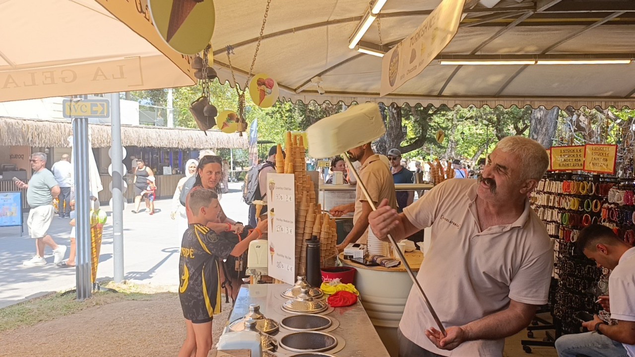 Bu manzarayı hiç beklemiyorlardı: Manavgat şelalesine gidenler şaşkına döndü!