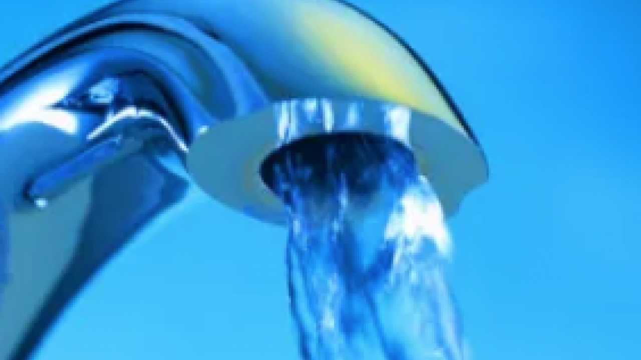 Bu masum olmayabilir! İçme suları riskli mi? Uzmanların farklı yorumları var!