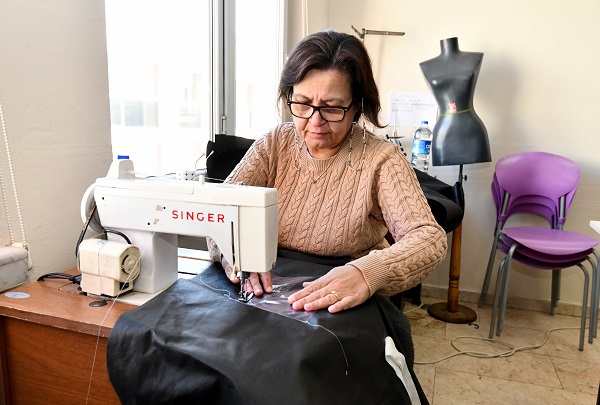 Foto - Bu mesai yürekleri yakıyor! Afet bölgesi için binlercesi dikildi