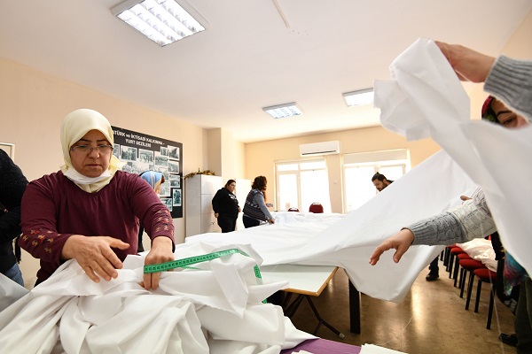 Foto - Bu mesai yürekleri yakıyor! Afet bölgesi için binlercesi dikildi