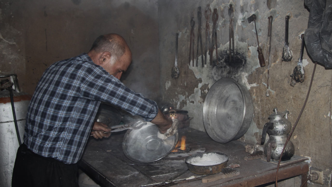 Foto - Bu mesleğin son temsilcilerinden! Yarım asırdır ocak başında