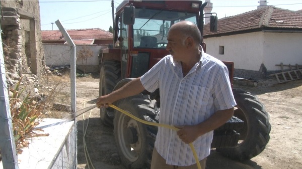 Foto - Bu mezarlara gözleri gibi bakıyorlar!