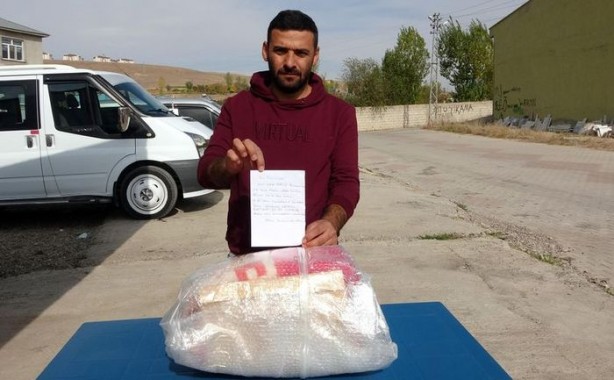 Foto - Bu milletten dünyada başka bir yerde yok! Gönderilen battaniyeyi İzmir'e gönderdi