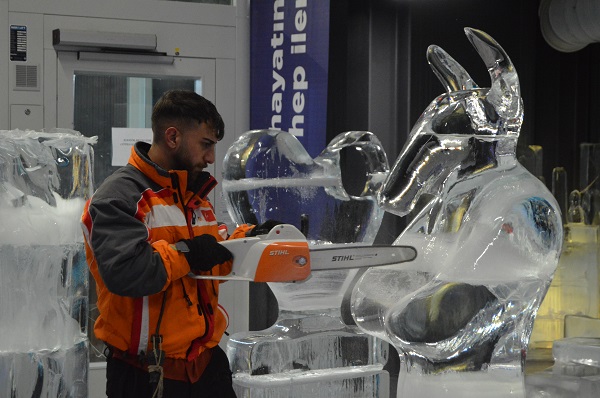 Foto - Bu müzeye giren donuyor! 