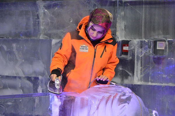 Foto - Bu müzeye giren donuyor! 