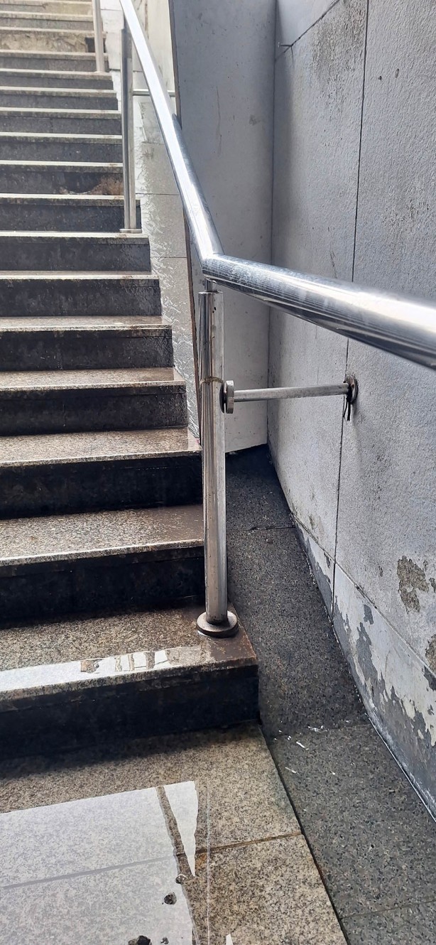 Foto - Bu nasıl belediyecilik! Eminönü yeraltı çarşısı esnafı İBB’ye isyan etti!