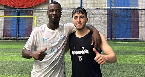 Bu nasıl bir futbolcu böyle! İpini çekin bu adamın! Milyon eurolar alıyor sonra da...