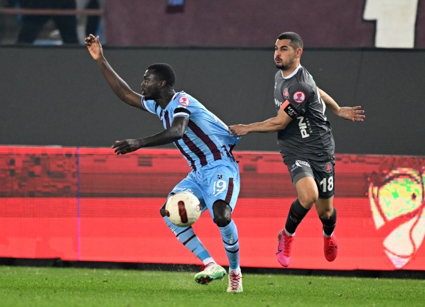 Foto - Bu nasıl bir futbolcu böyle! İpini çekin bu adamın! Milyon eurolar alıyor sonra da...