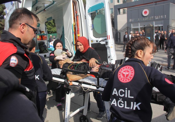 Foto - Erzincan Adliyesindeki mahkeme sonrası dehşet anları