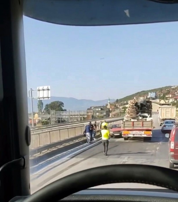 Foto - "Bu adam kafayı yemiş" Ters gittiği şeritte kazaya neden oldu