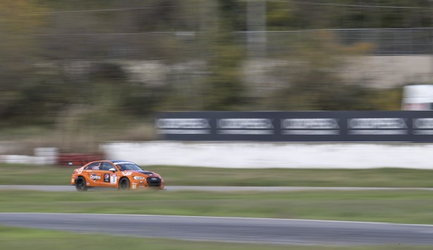 Foto - Bu nasıl oluyor? Ehliyeti yok ama pistlerin tozunu attırıyor! Üstelik şampiyonluğu bulunuyor! Onun tek idolü Schumacher!