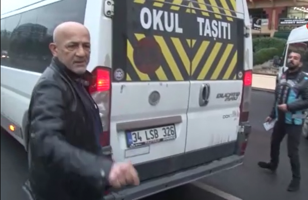 Foto - Bu nasıl servis şoförü! Ceza yedi akıllanmak yerine bakın ne yaptı