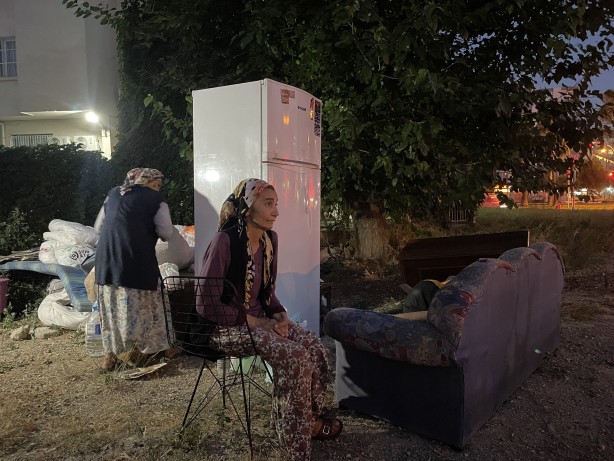 Foto - Bu nasıl vicdansızlık! ‘Size ev tuttum’ yalanıyla kiracısını sokağa attı