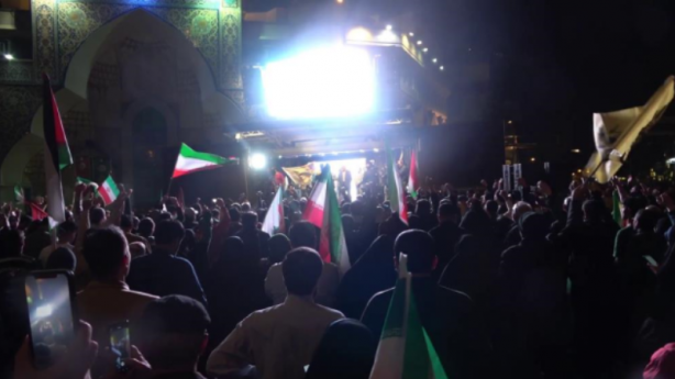 Bu neyin kutlamasıysa… Tahran’da halk sokağa indi!