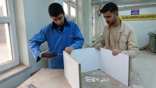 Foto - Bu okul para basıyor! Yıllık kazancı dudak uçuklattı