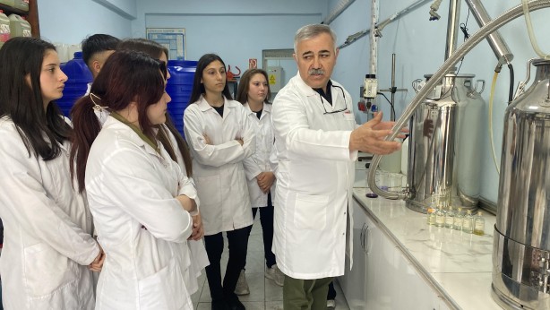 Foto - Bu okulda öğrencilere 10 bin TL maaş veriliyor!