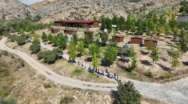 Foto - Bu okulun duvarları yok