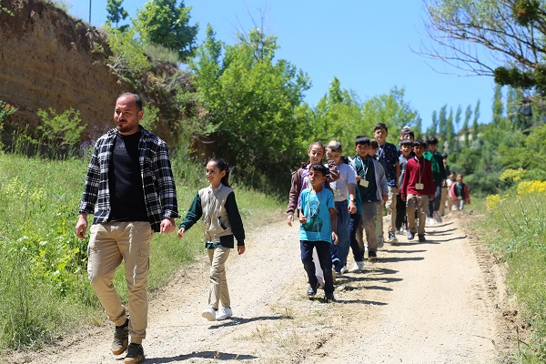 Foto - Bu okulun duvarları yok