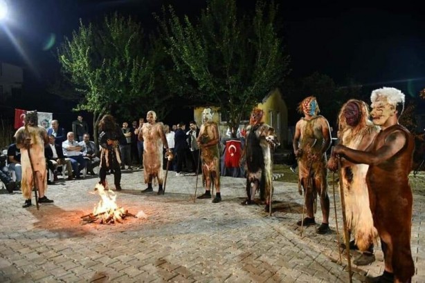Foto - Bu olay Bursa’da yaşandı! Kesilen kurbanların derilerini giyip…