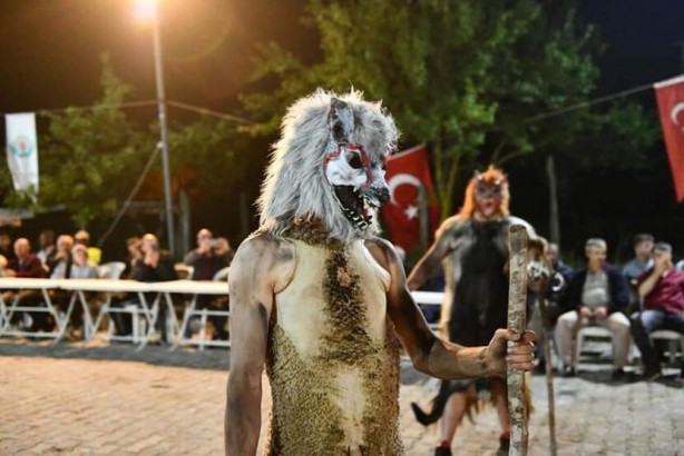 Bu olay Bursa’da yaşandı! Kesilen kurbanların derilerini giyip…