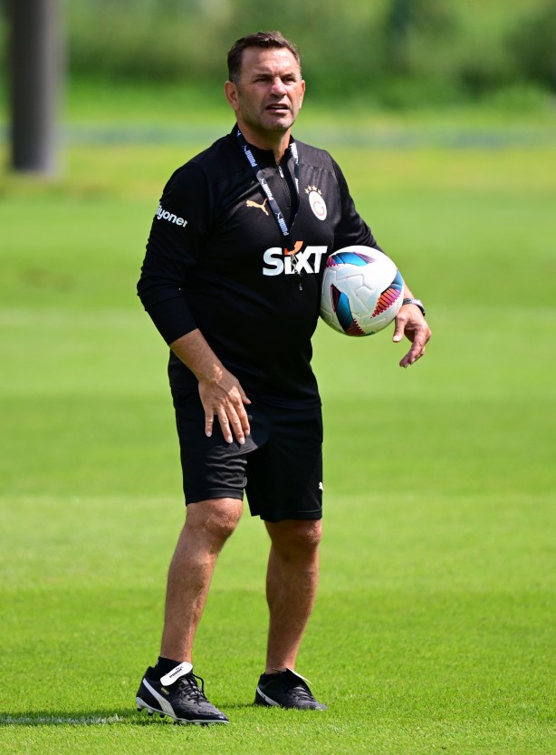 Bu olay Süper Lig’de yaşandı! Bakalım İstanbul’un sefiri gibi davranan Okan Buruk kaç maç ceza alacak? Derbi için peki…