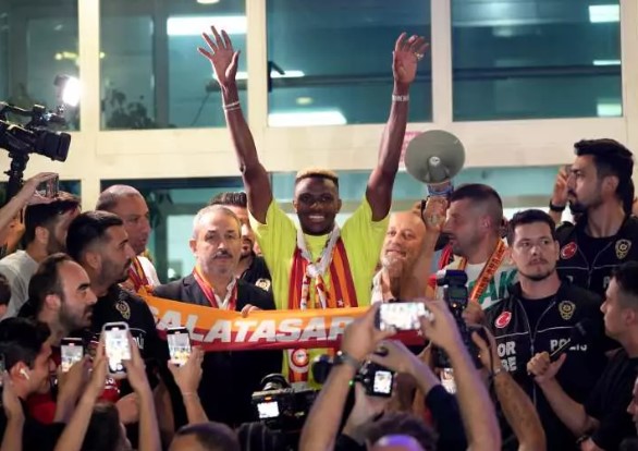 Foto - Bu olaya çok şaşıracaksınız! İşte Osimhen bu sebepten maske takıyor