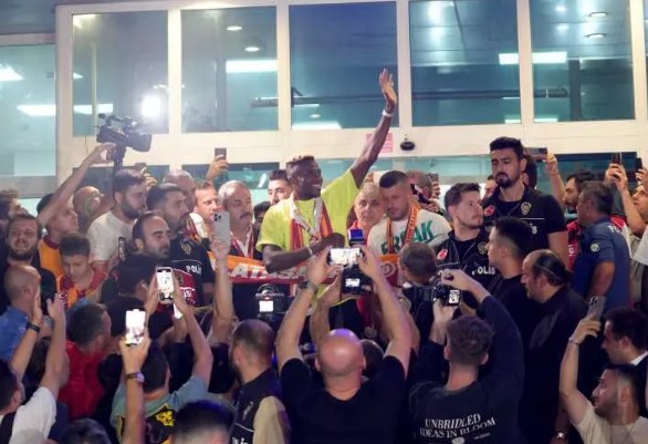 Foto - Bu olaya çok şaşıracaksınız! İşte Osimhen bu sebepten maske takıyor