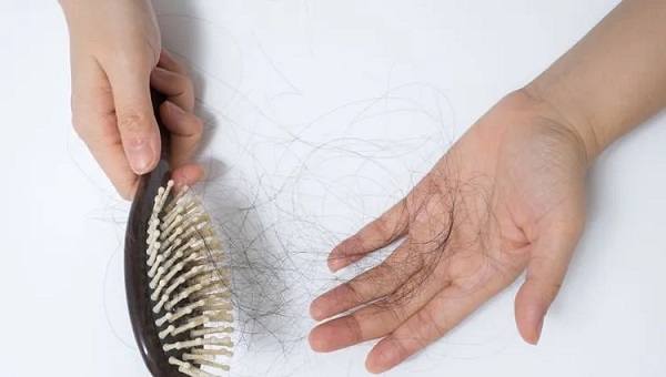 Foto - Bu önlemleri mutlaka uygulayın! İşte saç dökülmesine son verecek o formül