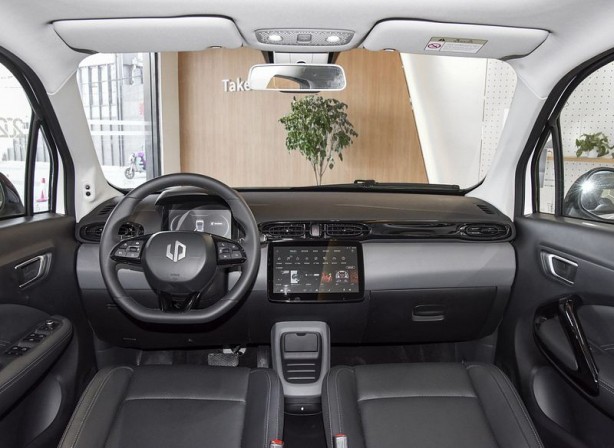 Foto - Bu otomobile sahip olmak için son 8 gün! Üstelik elektrikli! Segmentinin en uzun menziline sahip! Araçta yok yok!