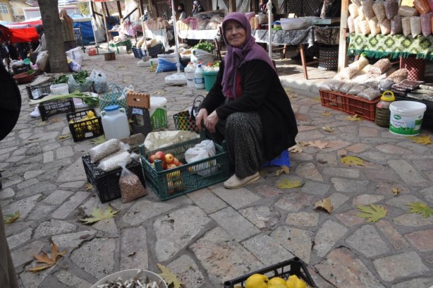 Foto - Bu pazar başka pazar