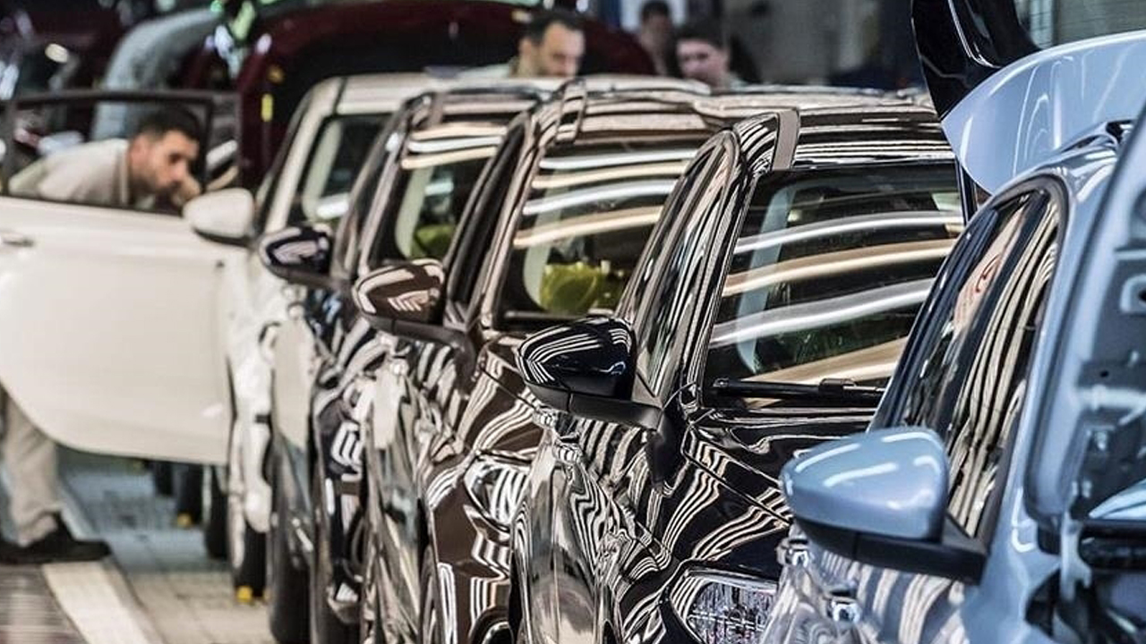 Foto - Bu rakam Türkiye otomotiv tarihinde yok! Herkes araba almaya koştu! Rekor kırıldı