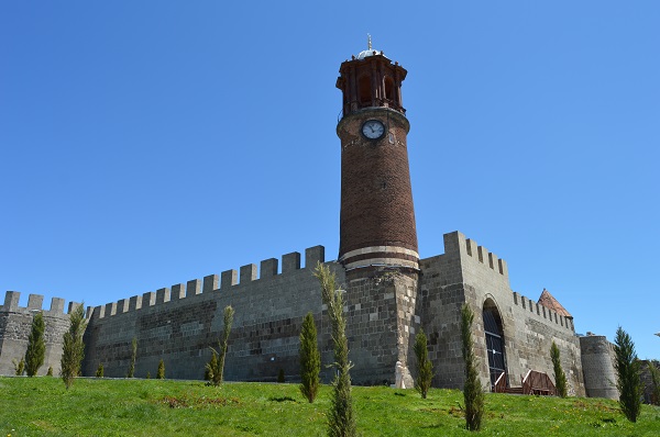 Foto - Bu saat Erzurumlulara 143 yıldır zamanı gösteriyor
